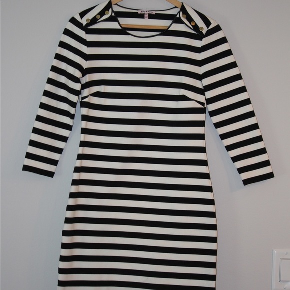 Juicy Couture Dresses & Skirts - Juicy couture black/white long sleeve stripe dress